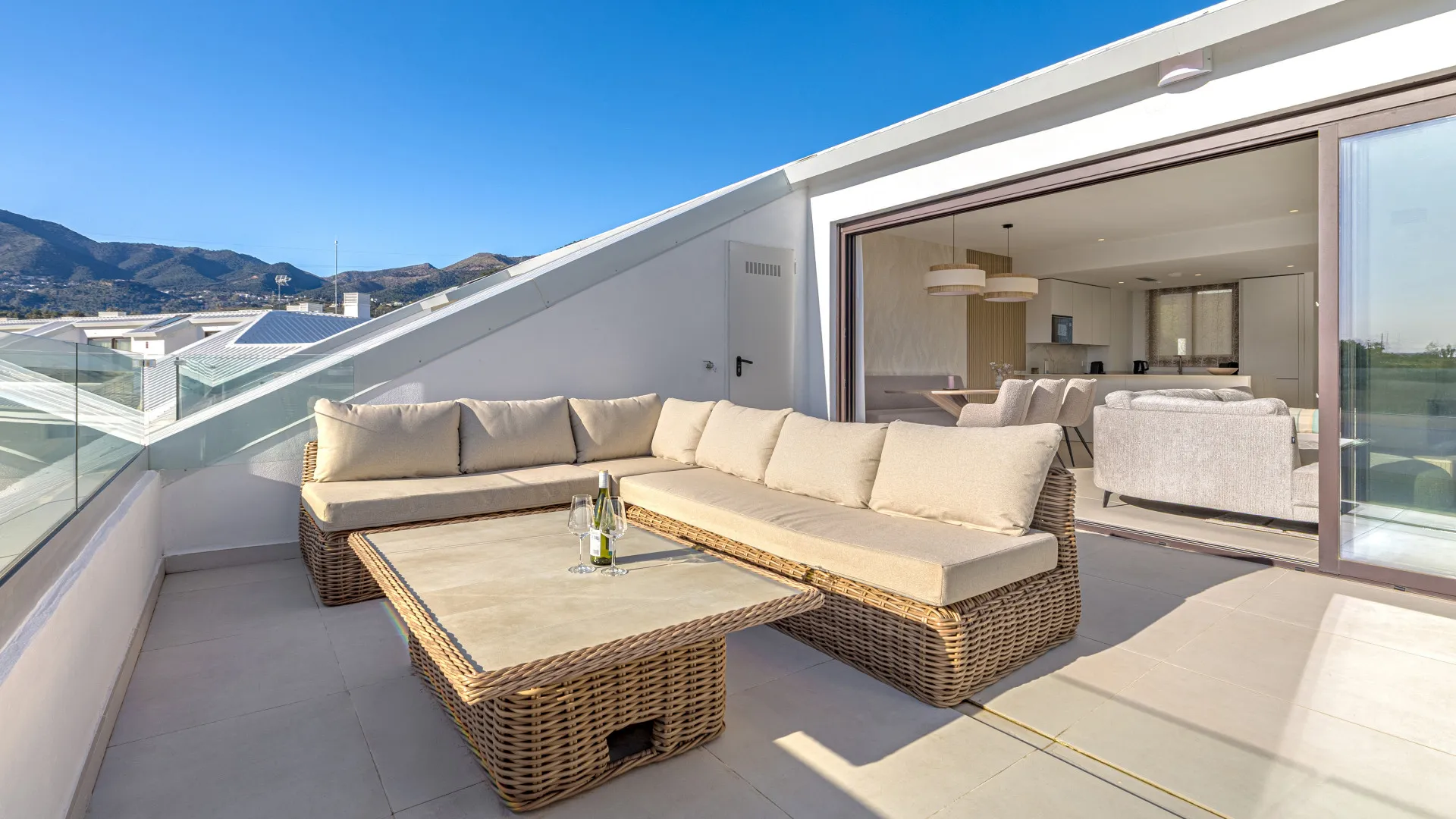 Buy penthouse in El Higueron with 2 bedrooms