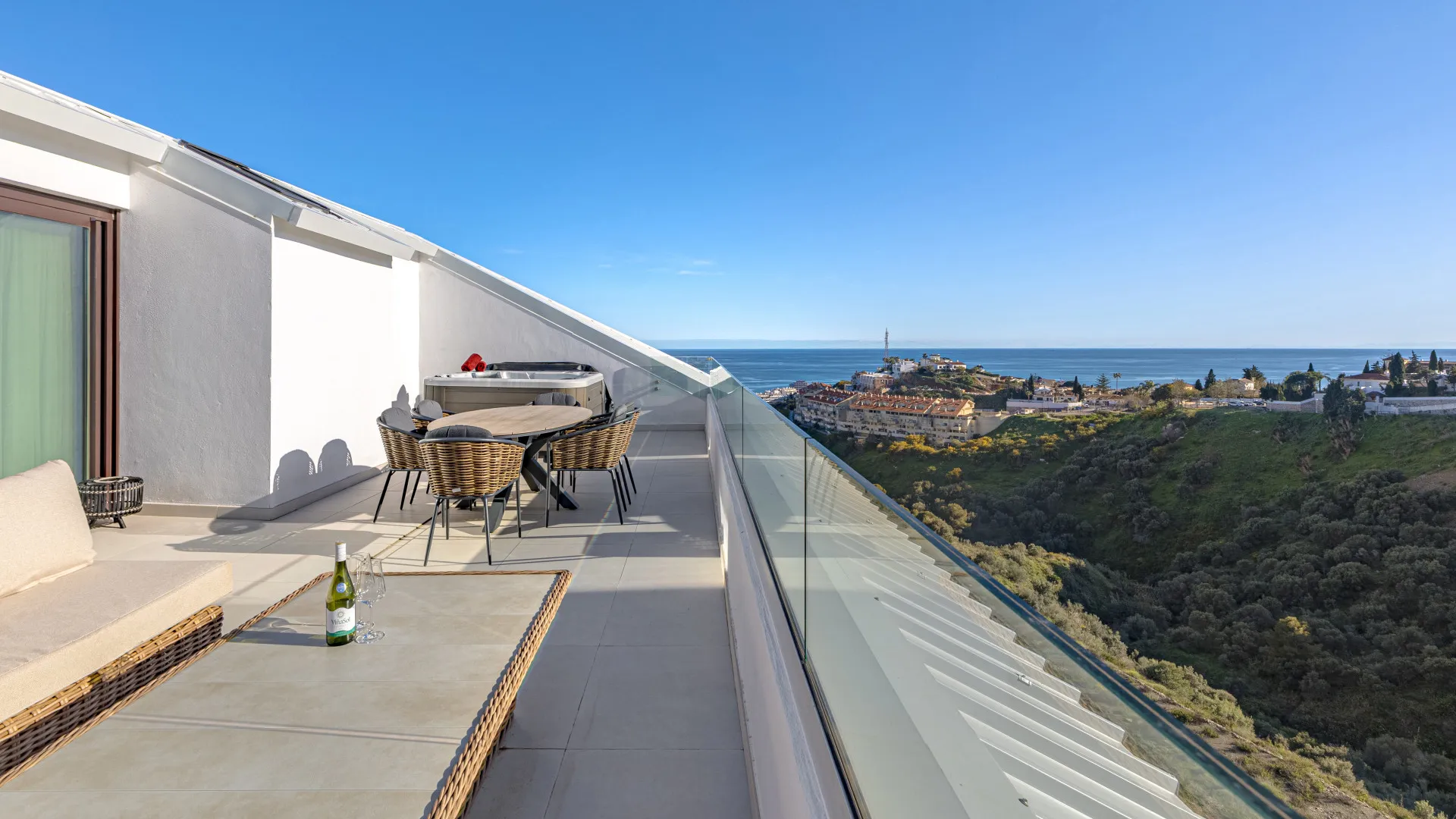 Buy penthouse in El Higueron with 2 bedrooms