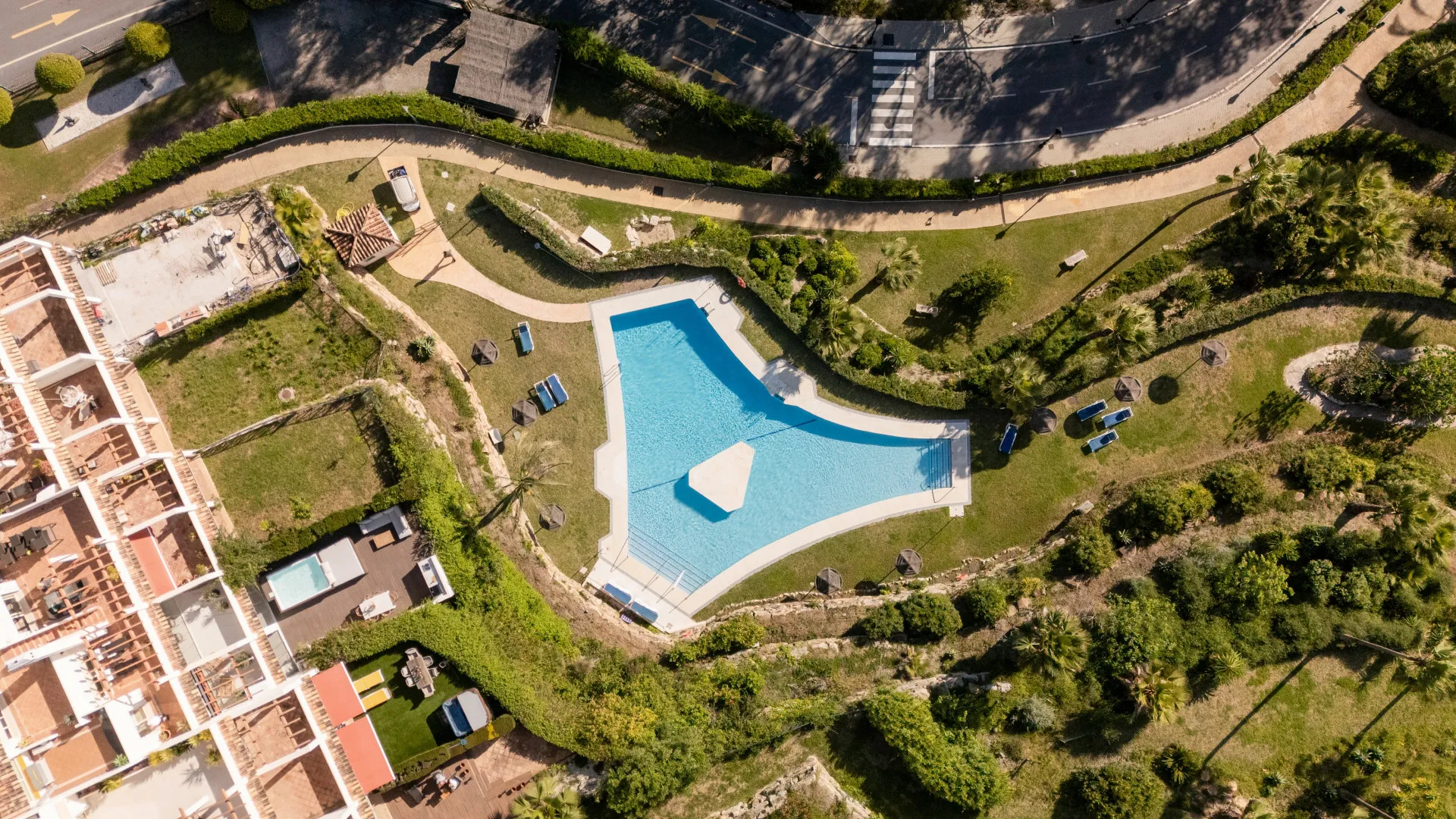 Palacetes Los Belvederes ground floor apartment for sale