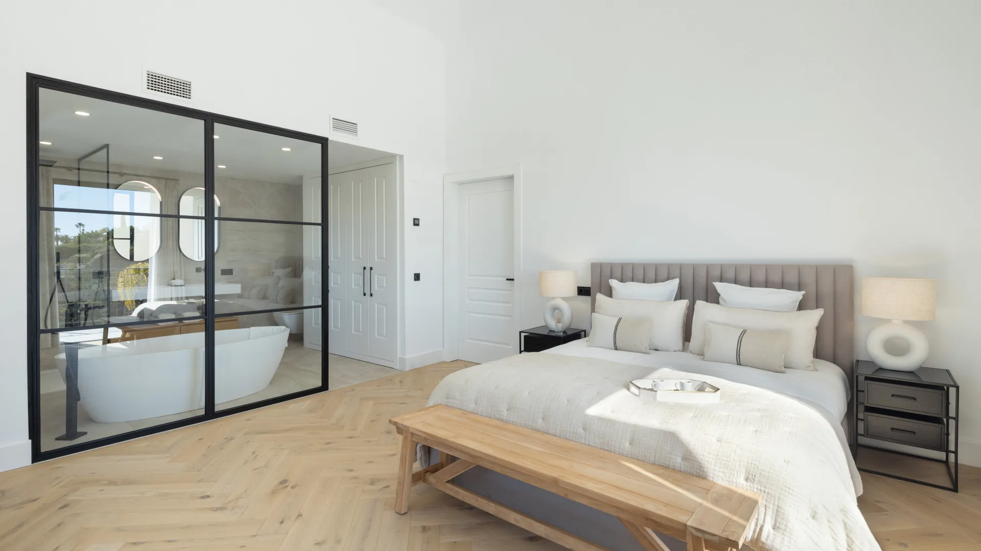 Nueva Andalucia, villa de 5 dormitorios en venta