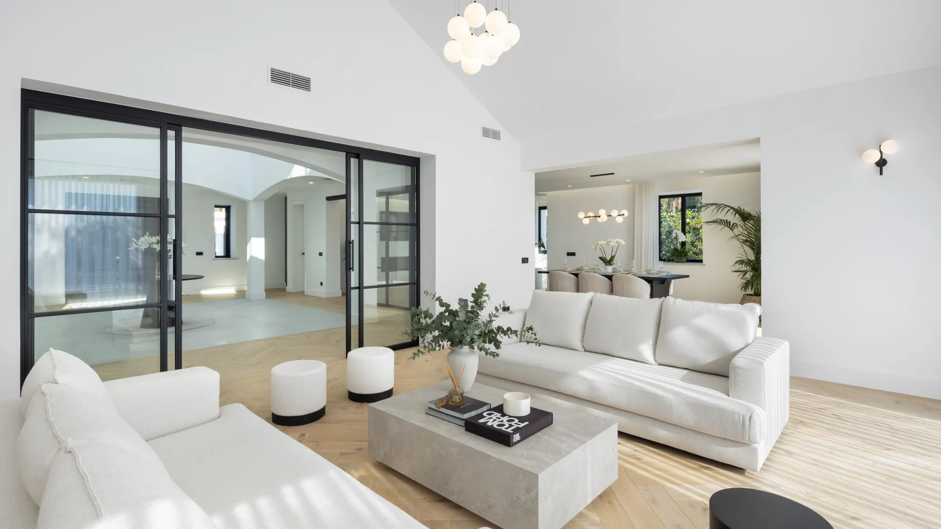 Nueva Andalucia, villa de 5 dormitorios en venta