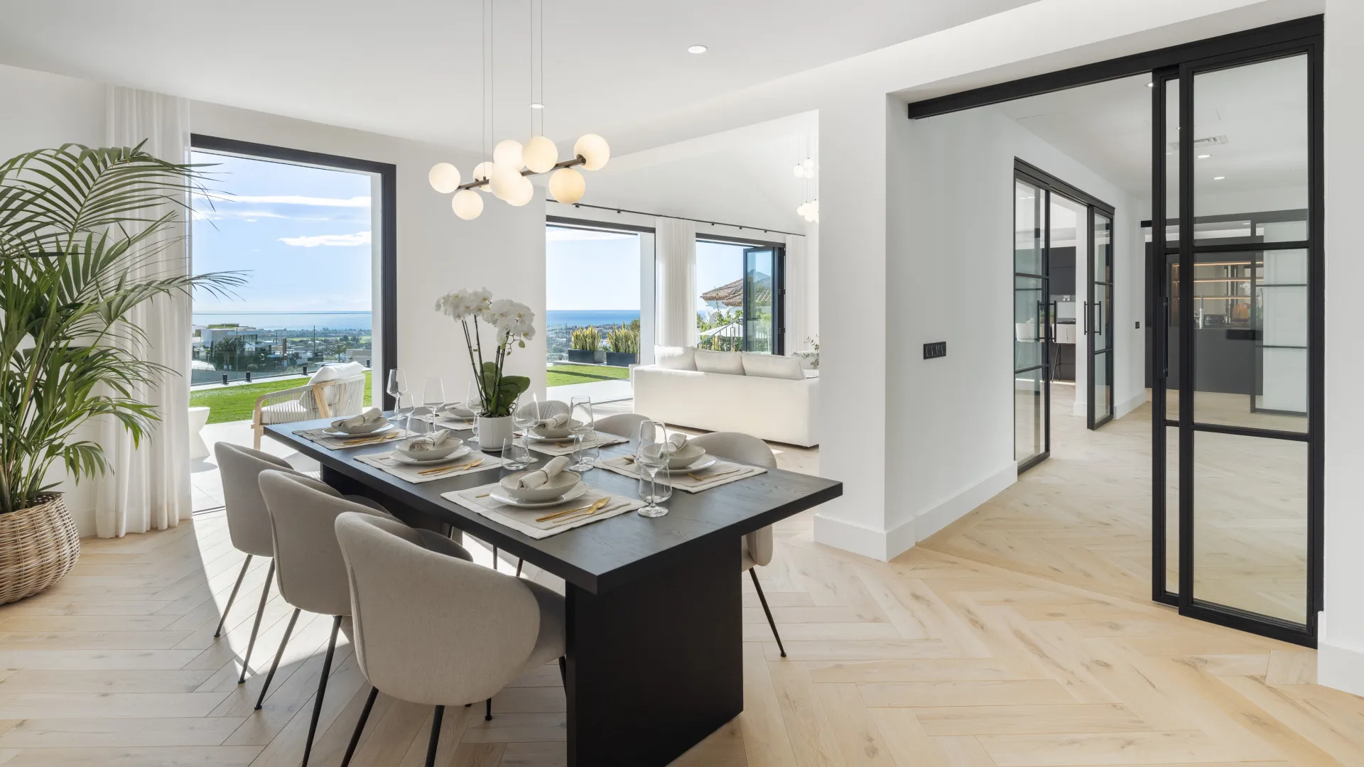 Nueva Andalucia, villa de 5 dormitorios en venta