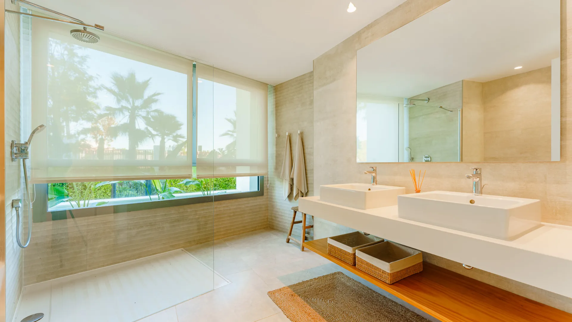 Apartamento planta baja en venta en Marbella con 4 dormitorios