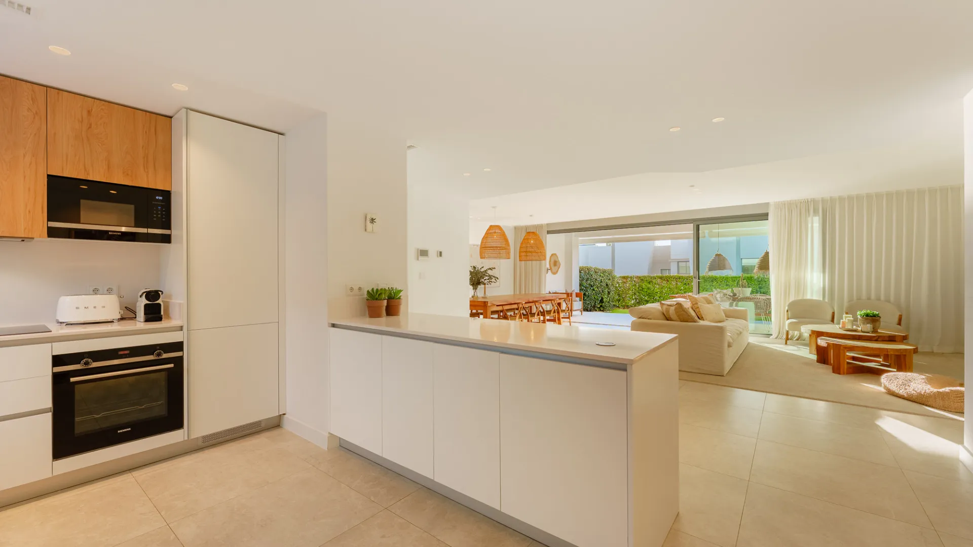 Apartamento planta baja en venta en Marbella con 4 dormitorios