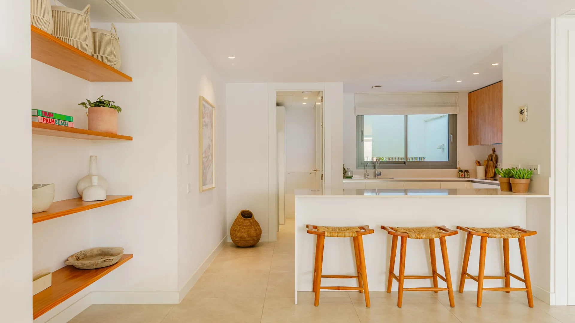 Apartamento planta baja en venta en Marbella con 4 dormitorios