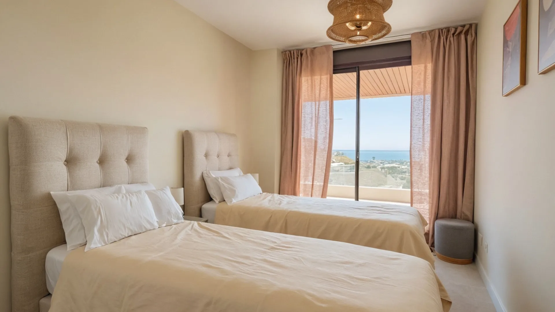 Estepona, apartamento de 2 dormitorios en venta