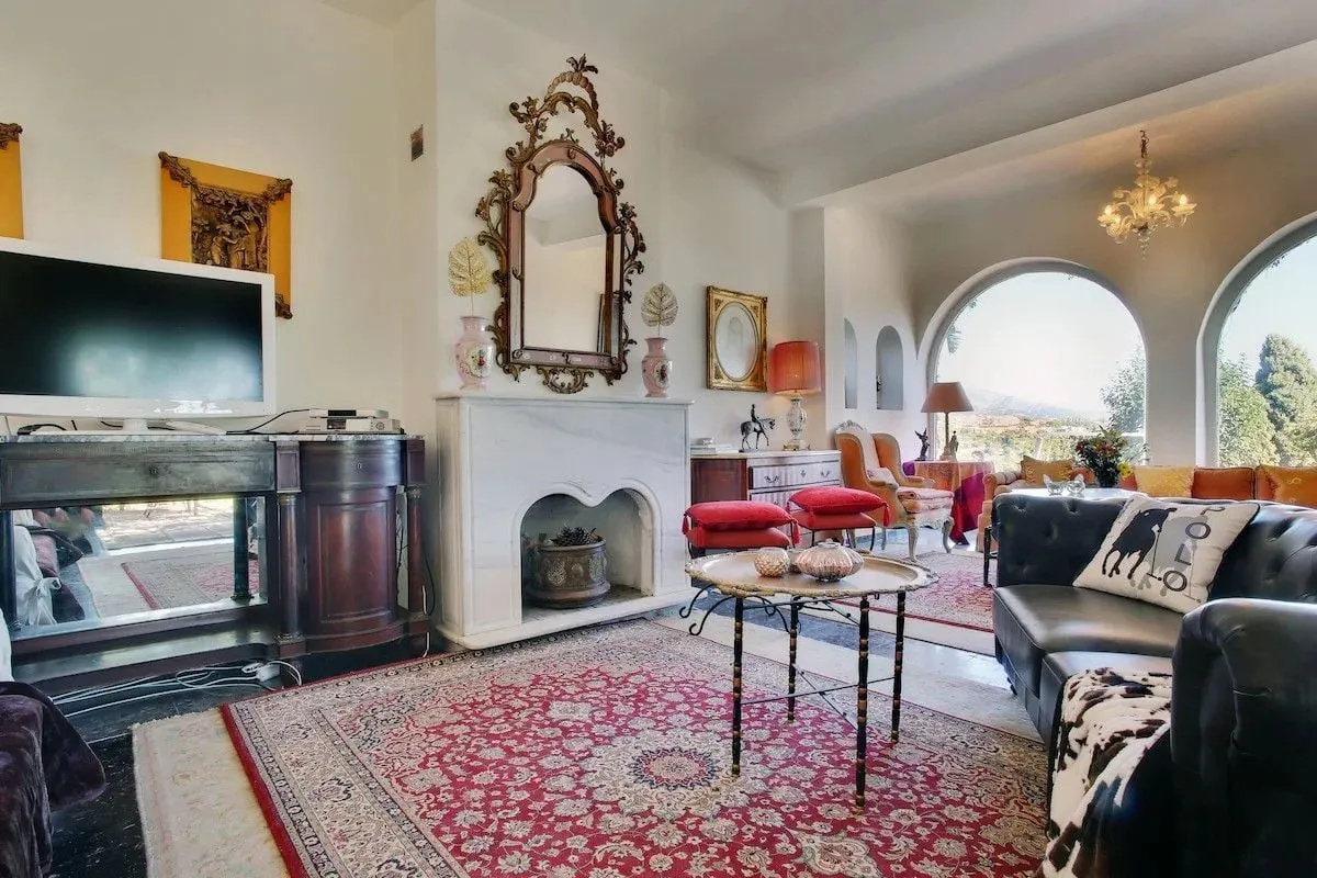 For sale Nueva Andalucia villa with 6 bedrooms