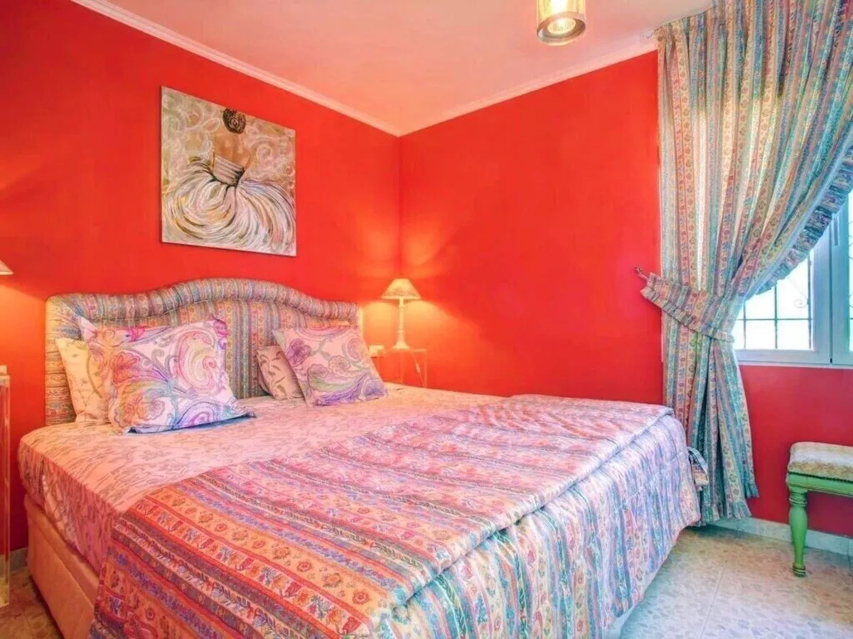 For sale Nueva Andalucia villa with 6 bedrooms