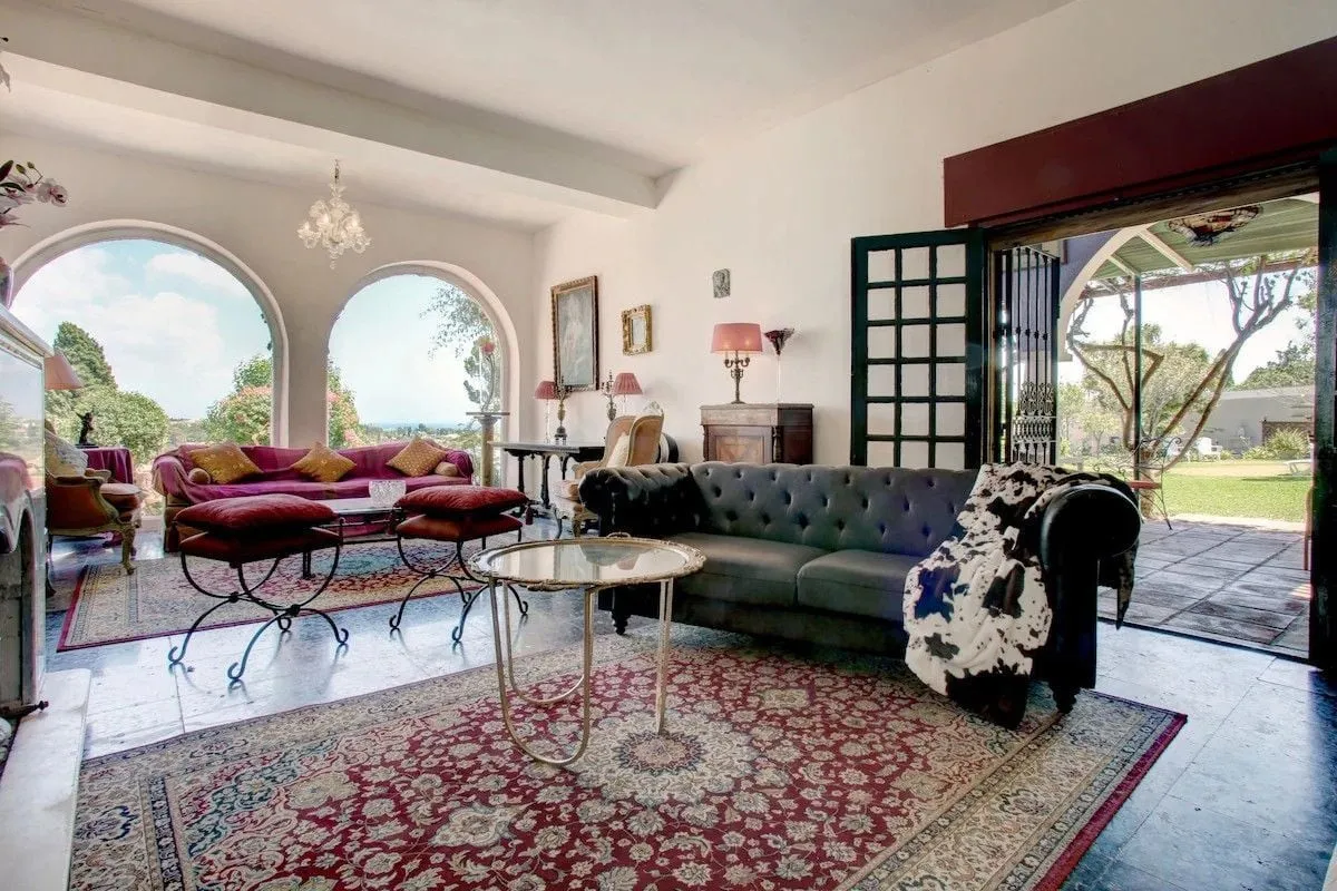 For sale Nueva Andalucia villa with 6 bedrooms