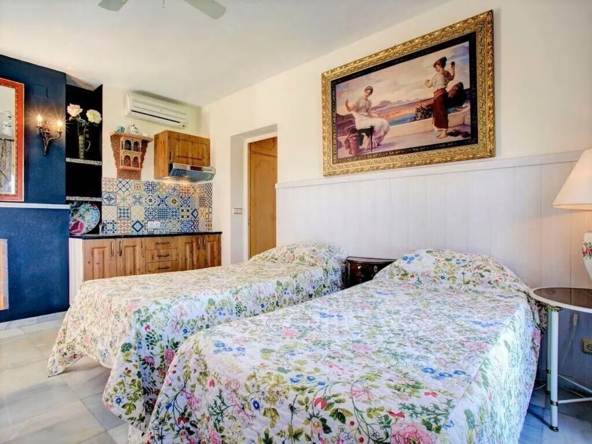 For sale Nueva Andalucia villa with 6 bedrooms