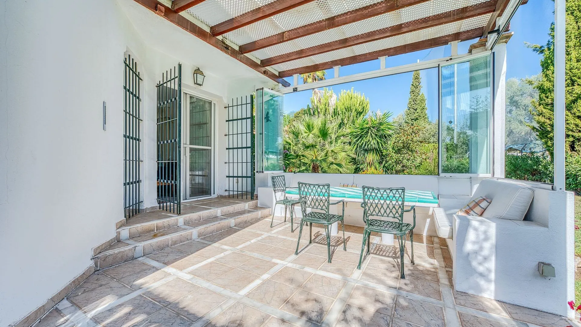 4 bedrooms Nueva Andalucia villa for sale