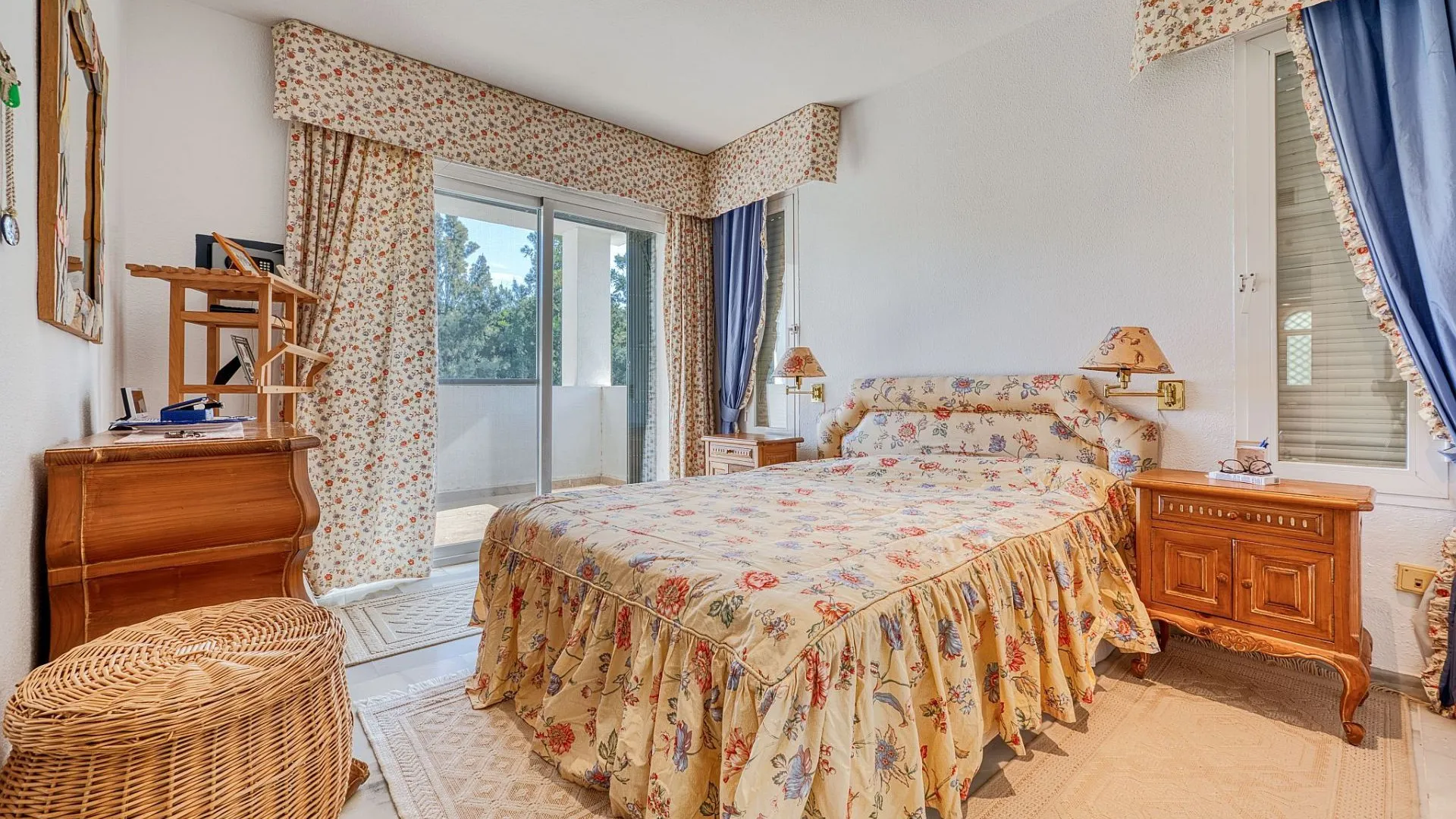 4 bedrooms Nueva Andalucia villa for sale