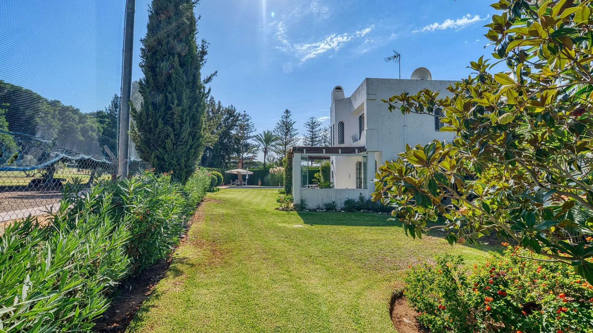 4 bedrooms Nueva Andalucia villa for sale