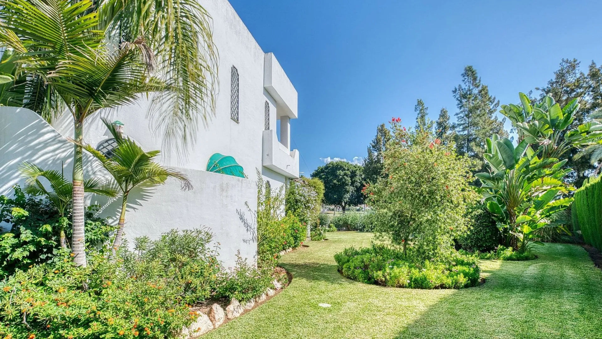 4 bedrooms Nueva Andalucia villa for sale