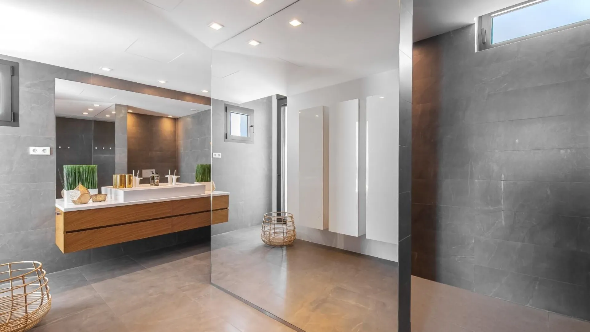 Villa de 6 dormitorios en venta en Las Chapas