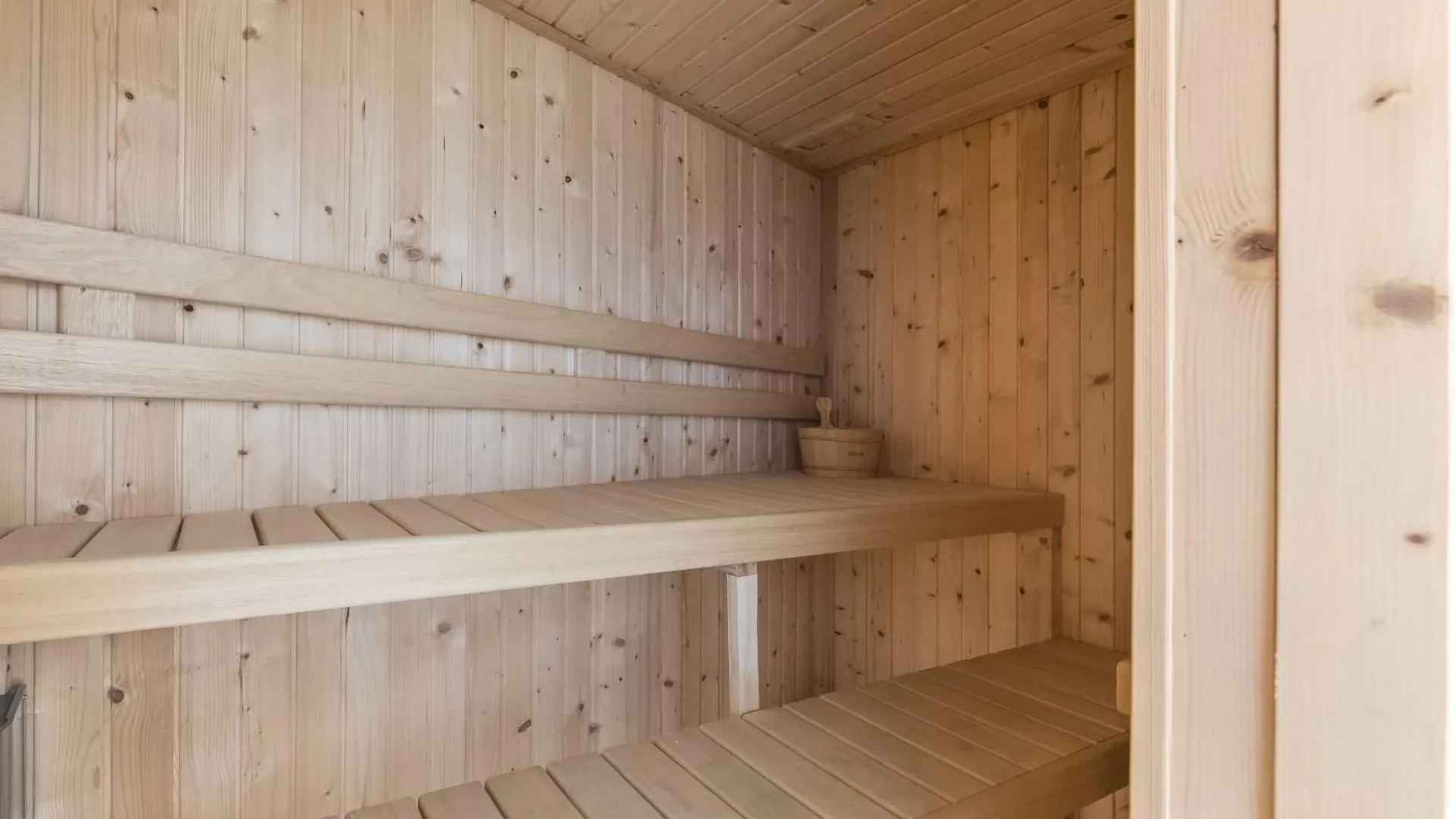 Villa de 6 dormitorios en venta en Las Chapas