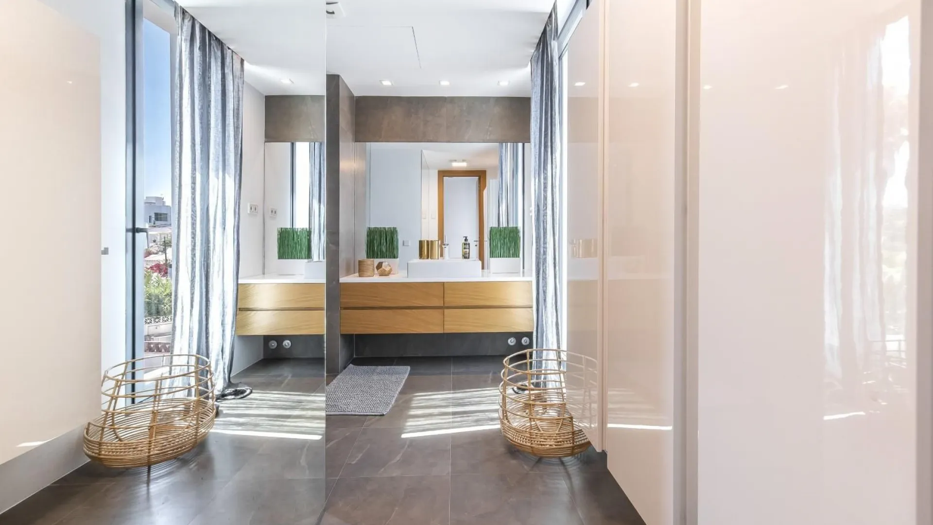 Villa de 6 dormitorios en venta en Las Chapas