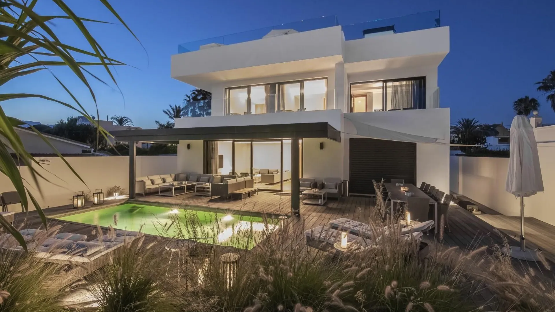 Villa de 6 dormitorios en venta en Las Chapas