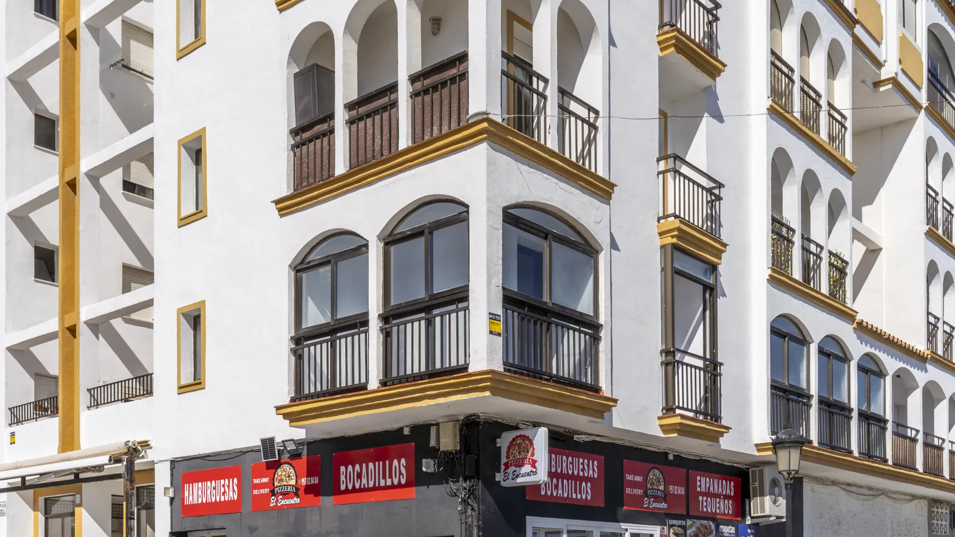 For sale Sabinillas apartment with 4 bedrooms