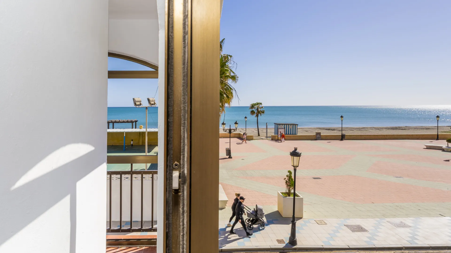 For sale Sabinillas apartment with 4 bedrooms