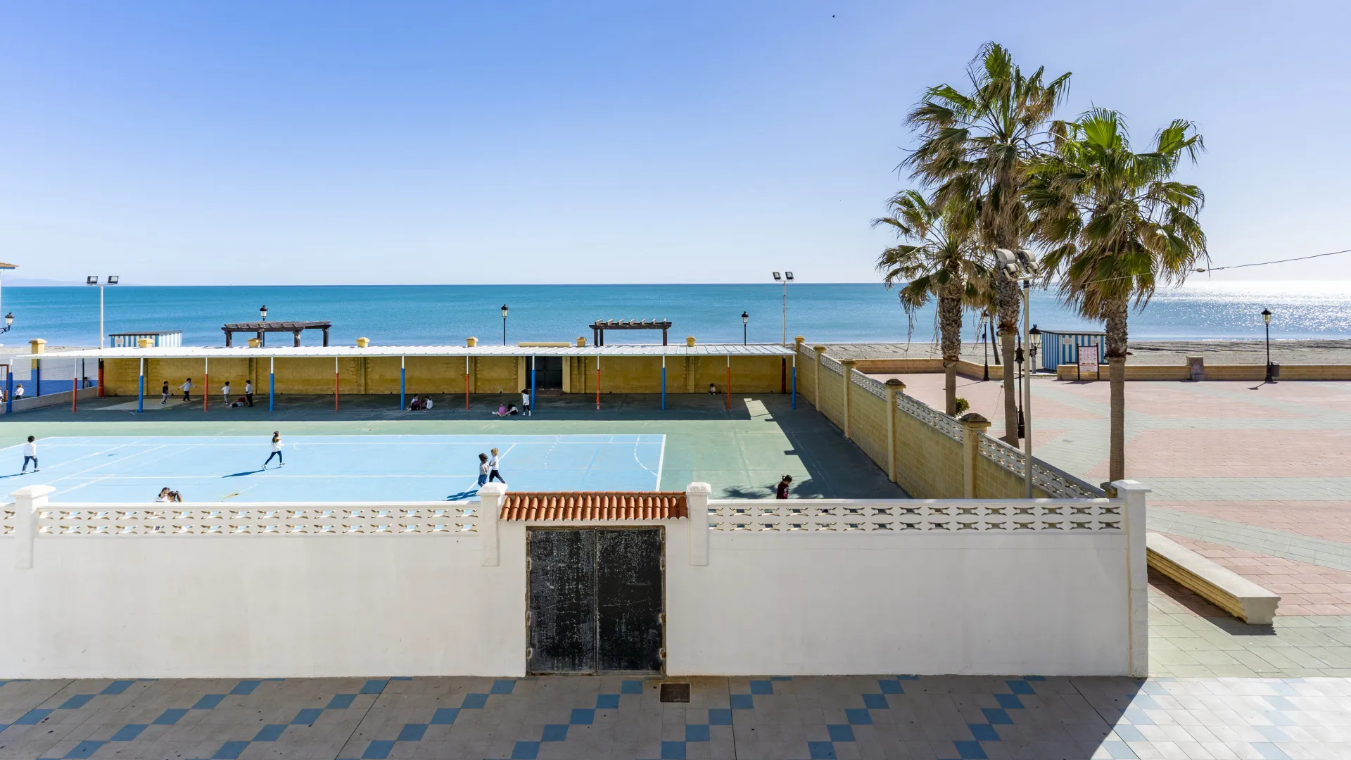 For sale Sabinillas apartment with 4 bedrooms