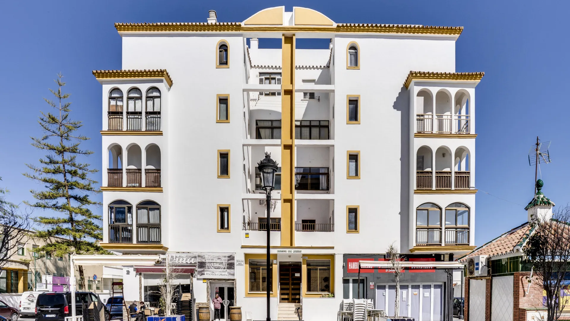 For sale Sabinillas apartment with 4 bedrooms