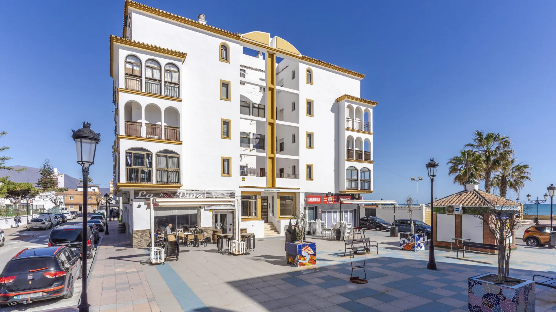 For sale Sabinillas apartment with 4 bedrooms
