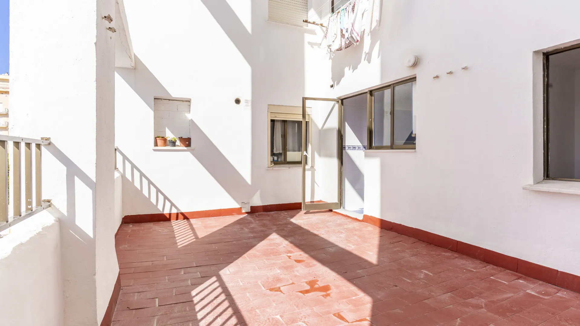 For sale Sabinillas apartment with 4 bedrooms