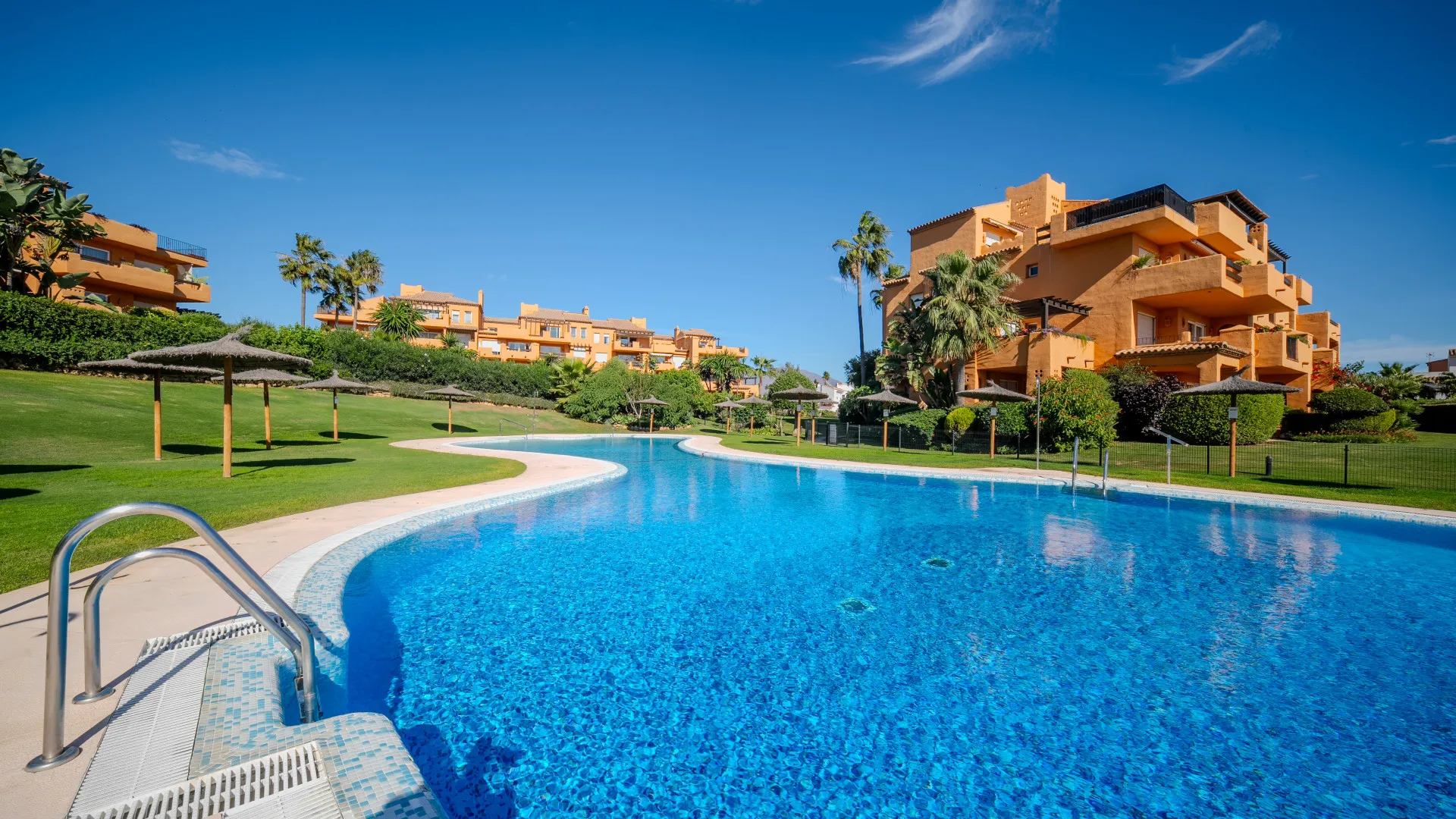 Ground floor apartment for sale in Los Granados de Duquesa with 3 bedrooms