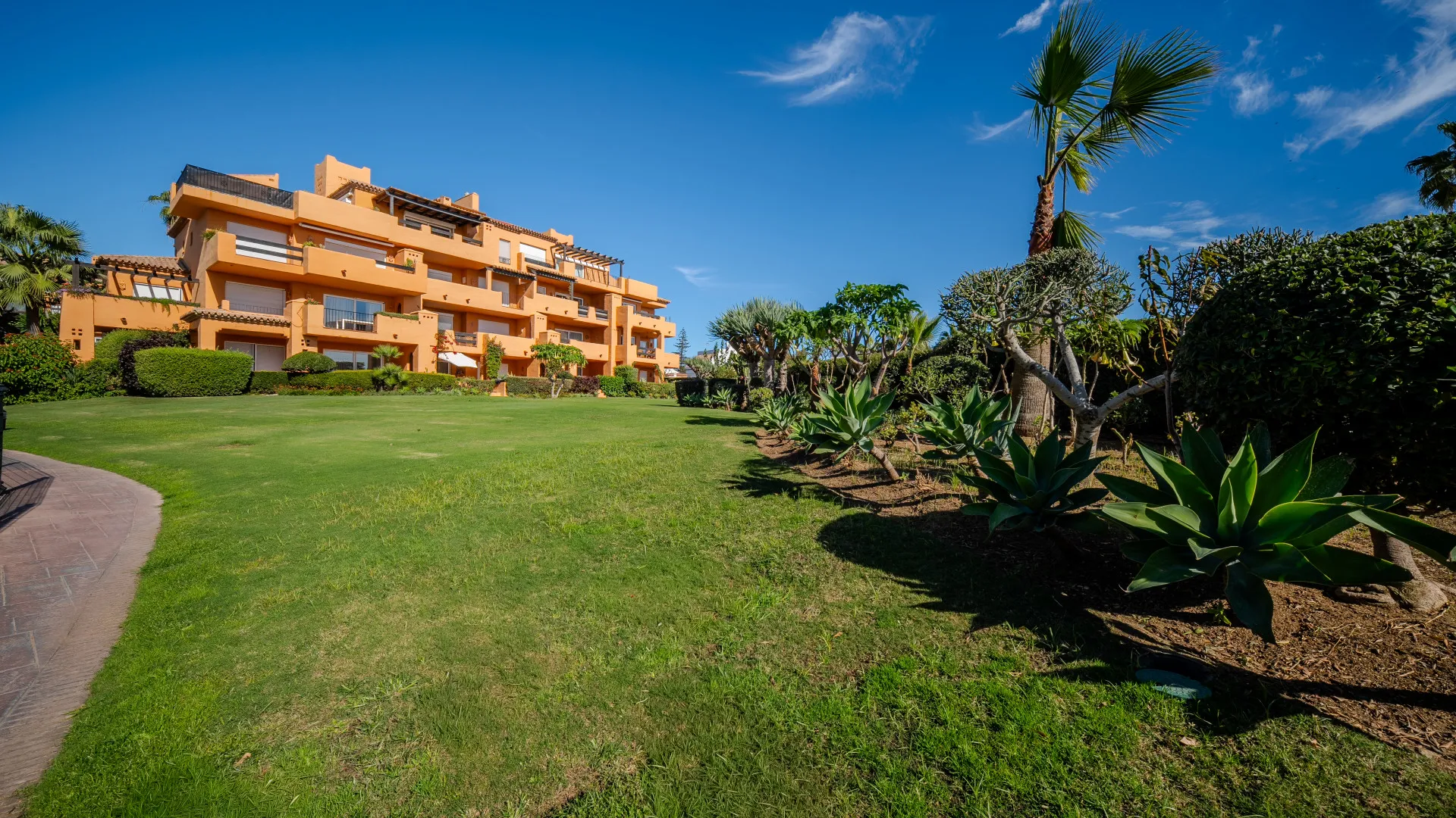 Ground floor apartment for sale in Los Granados de Duquesa with 3 bedrooms