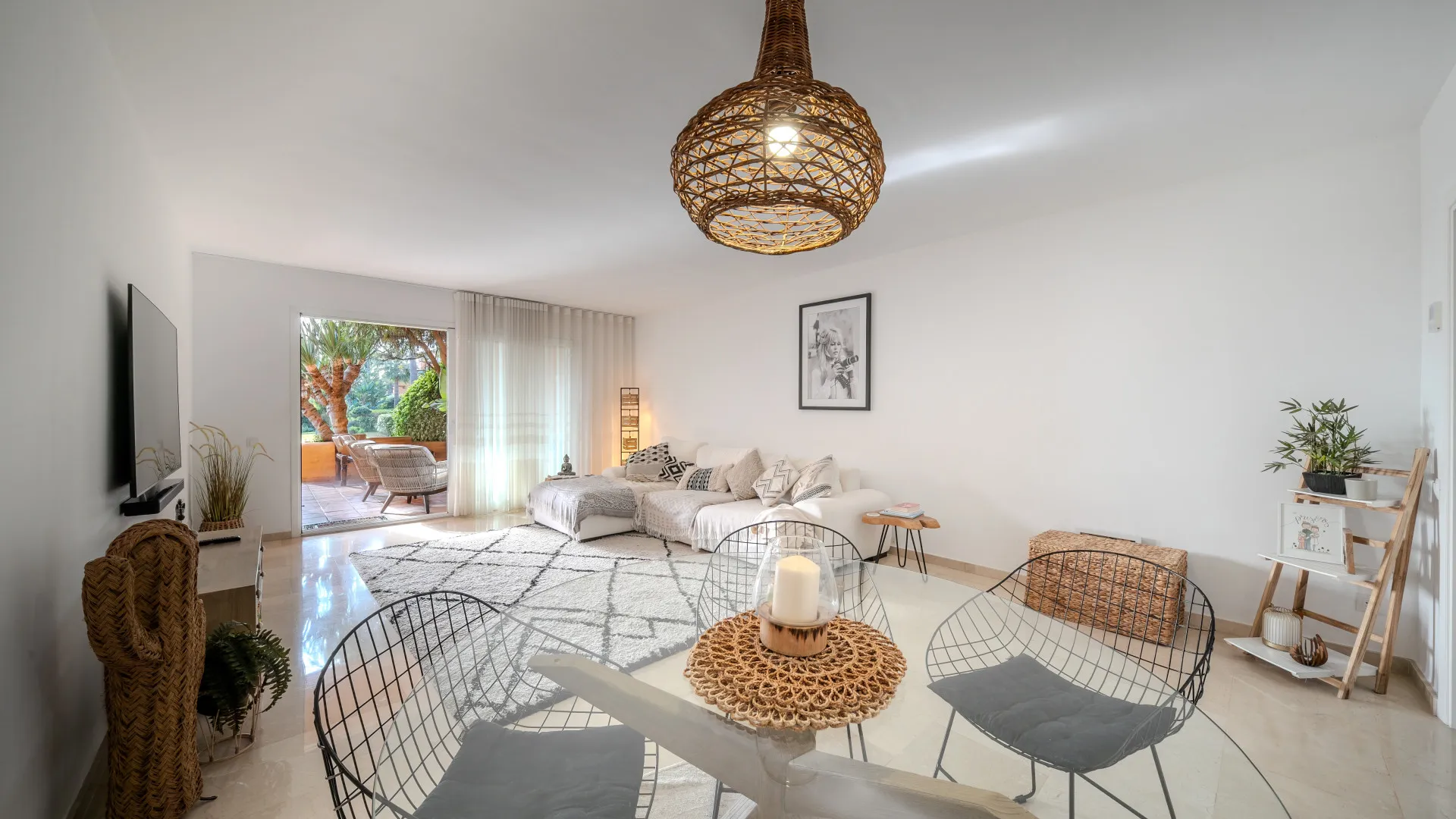 Ground floor apartment for sale in Los Granados de Duquesa with 3 bedrooms