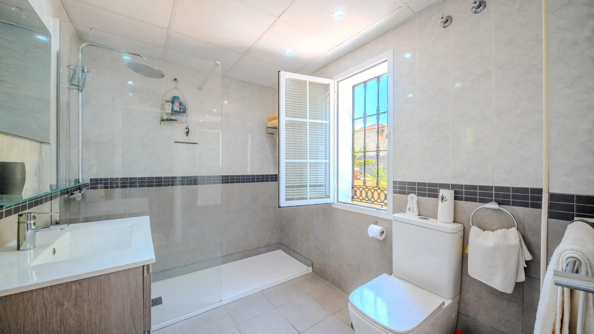 3 bedrooms house for sale in Hacienda Guadalupe