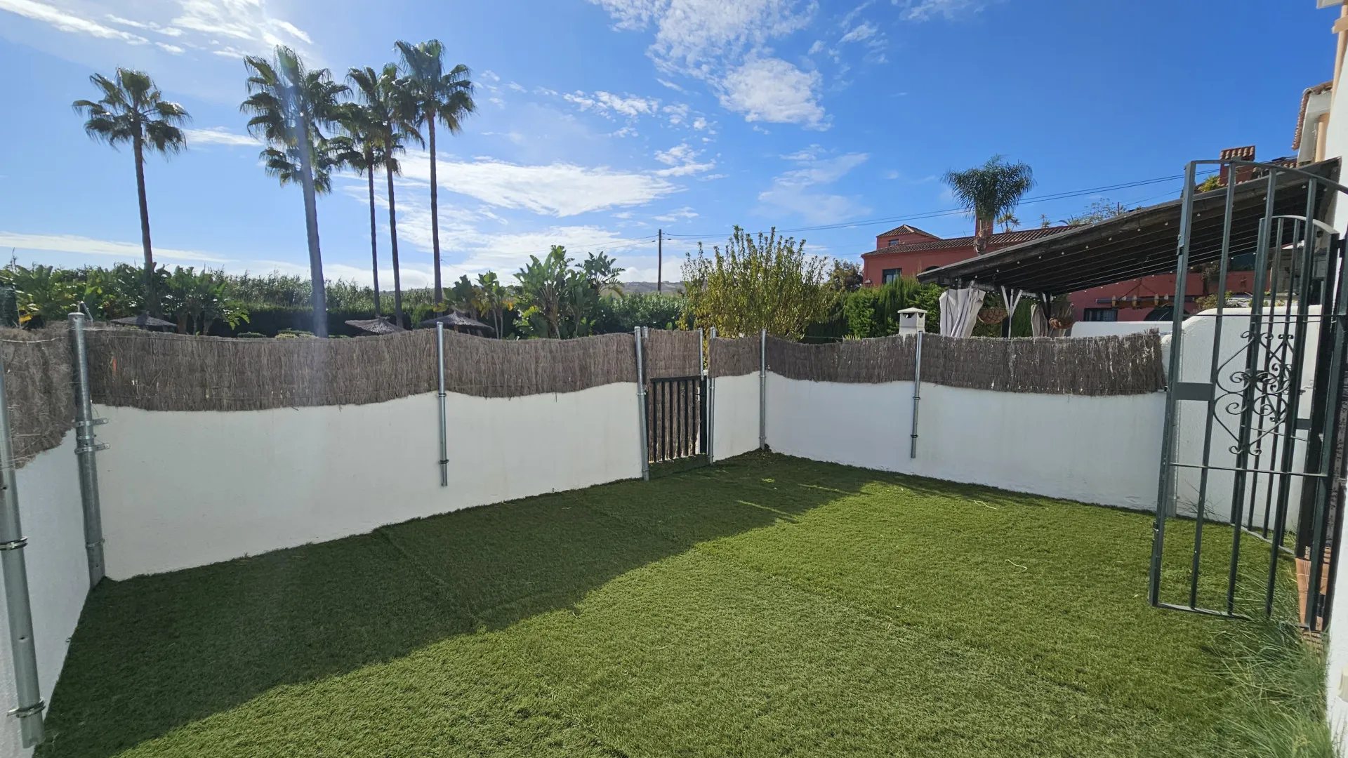 Apartamento planta baja en venta de 2 dormitorios en Marina de Casares