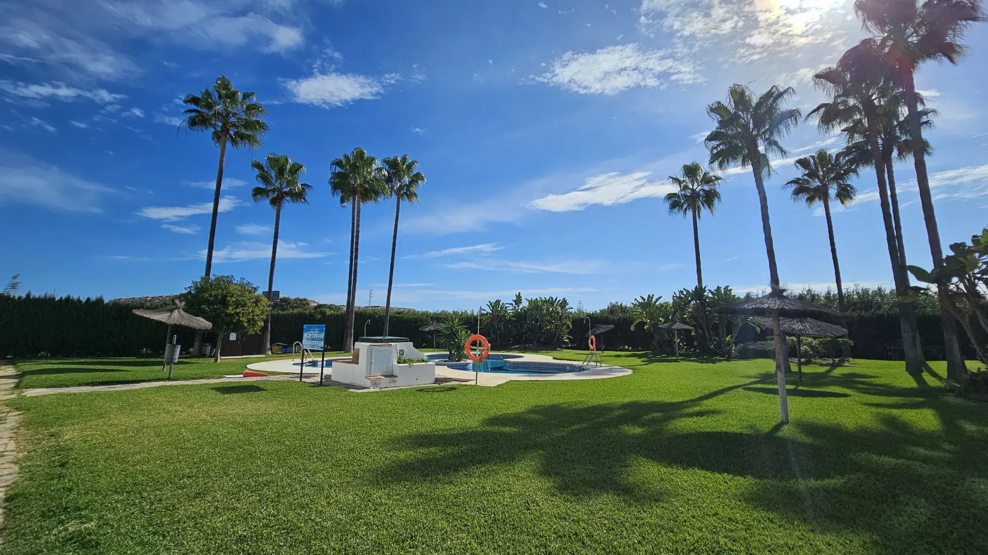 Apartamento planta baja en venta de 2 dormitorios en Marina de Casares