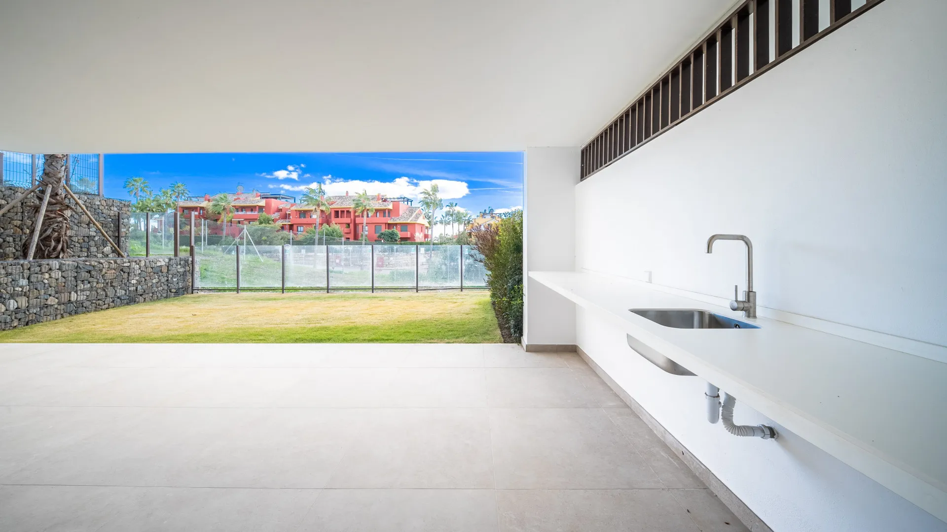 Ground floor apartment with 3 bedrooms for sale in Cancelada