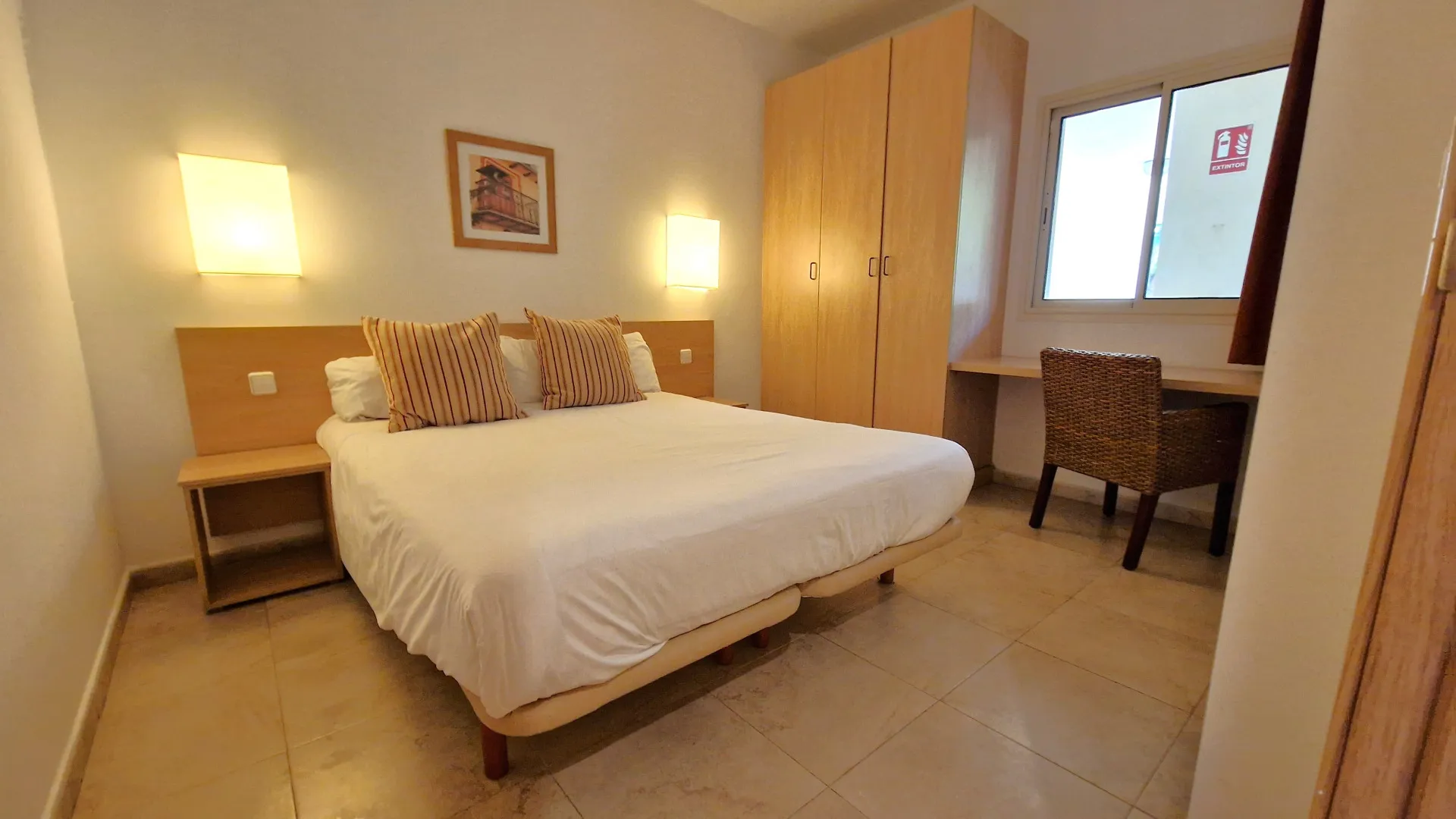 Bahia de las Rocas, apartamento planta baja con 1 dormitorio a la venta