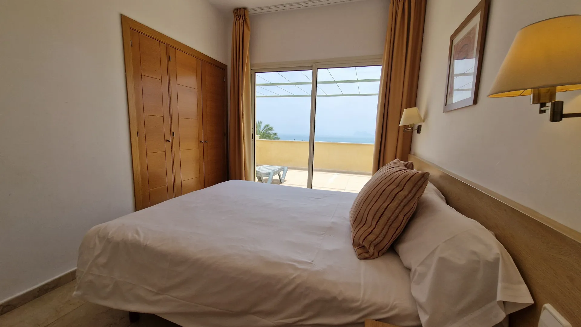 Bahia de las Rocas, atico duplex en venta de 3 dormitorios