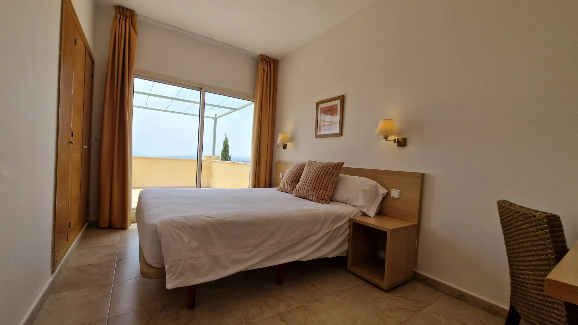 Bahia de las Rocas, atico duplex en venta de 3 dormitorios