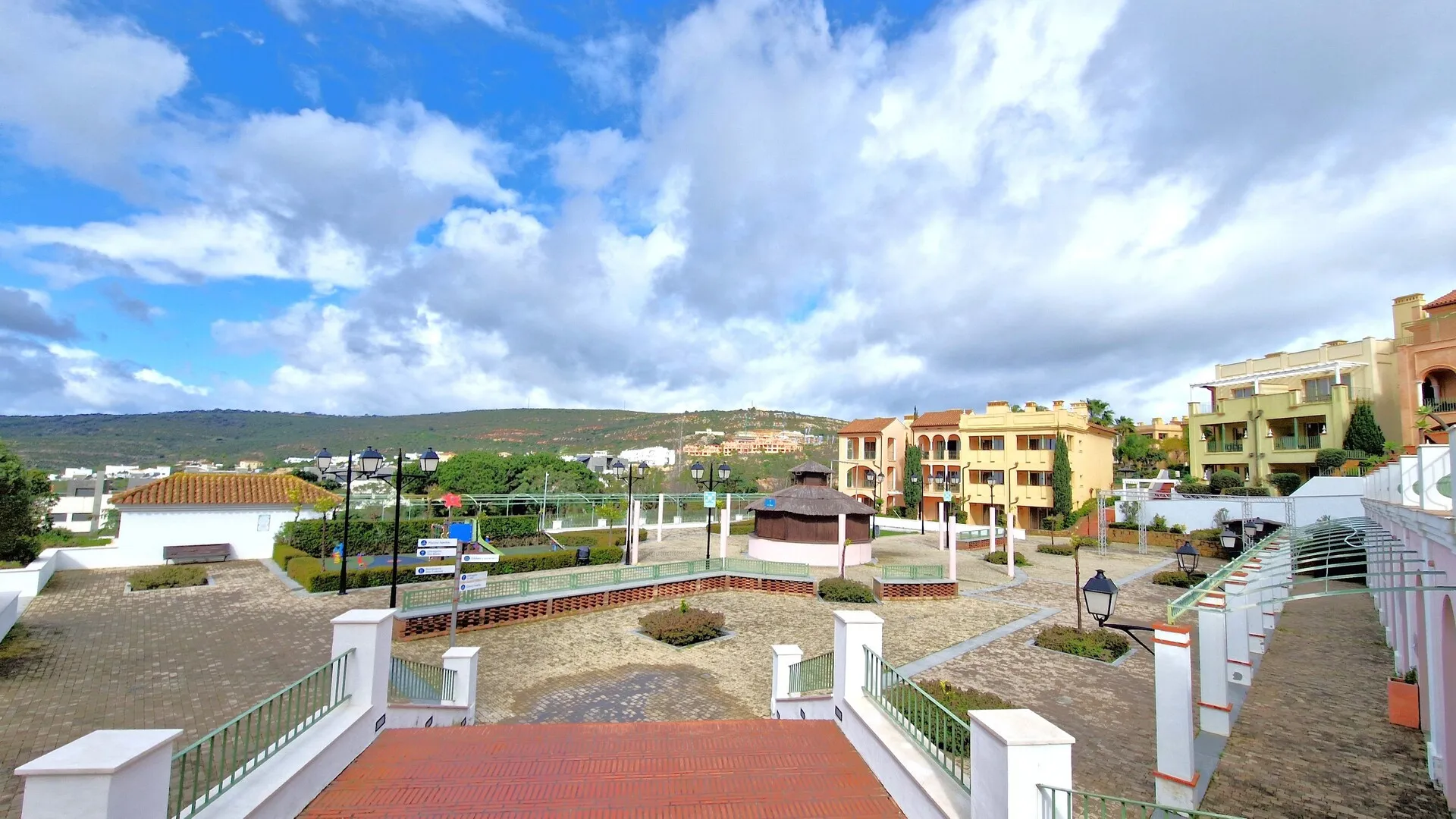 Bahia de las Rocas, atico duplex en venta de 3 dormitorios