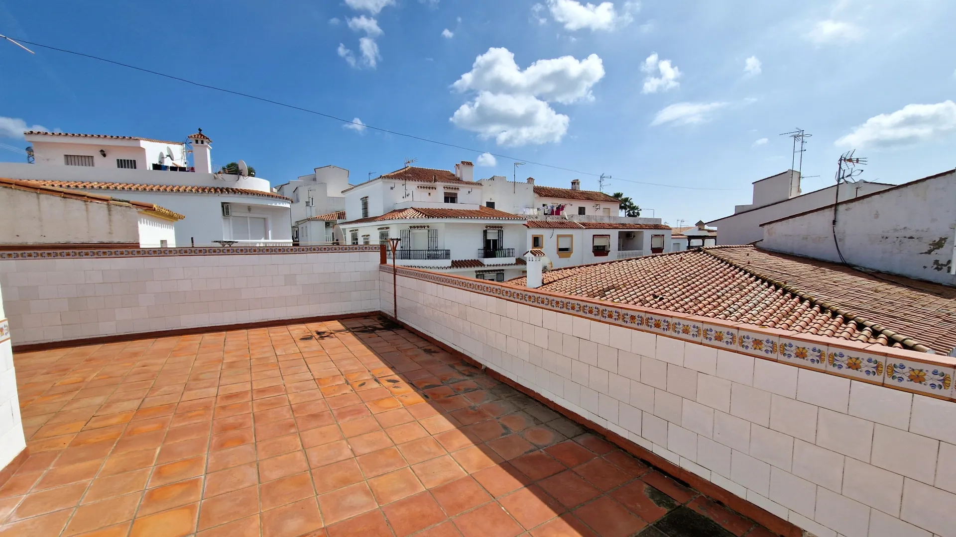 For sale Manilva Pueblo 6 bedrooms semi detached house