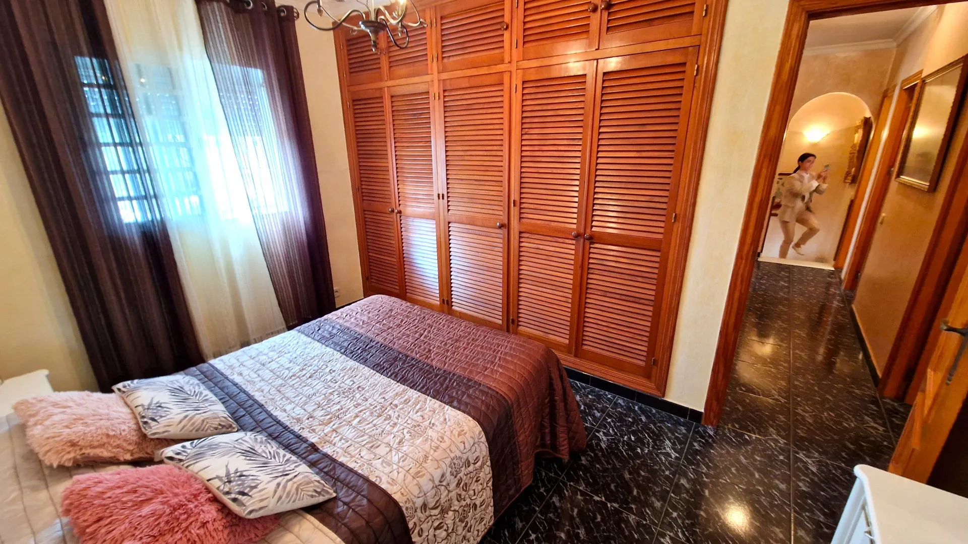 For sale Manilva Pueblo 6 bedrooms semi detached house