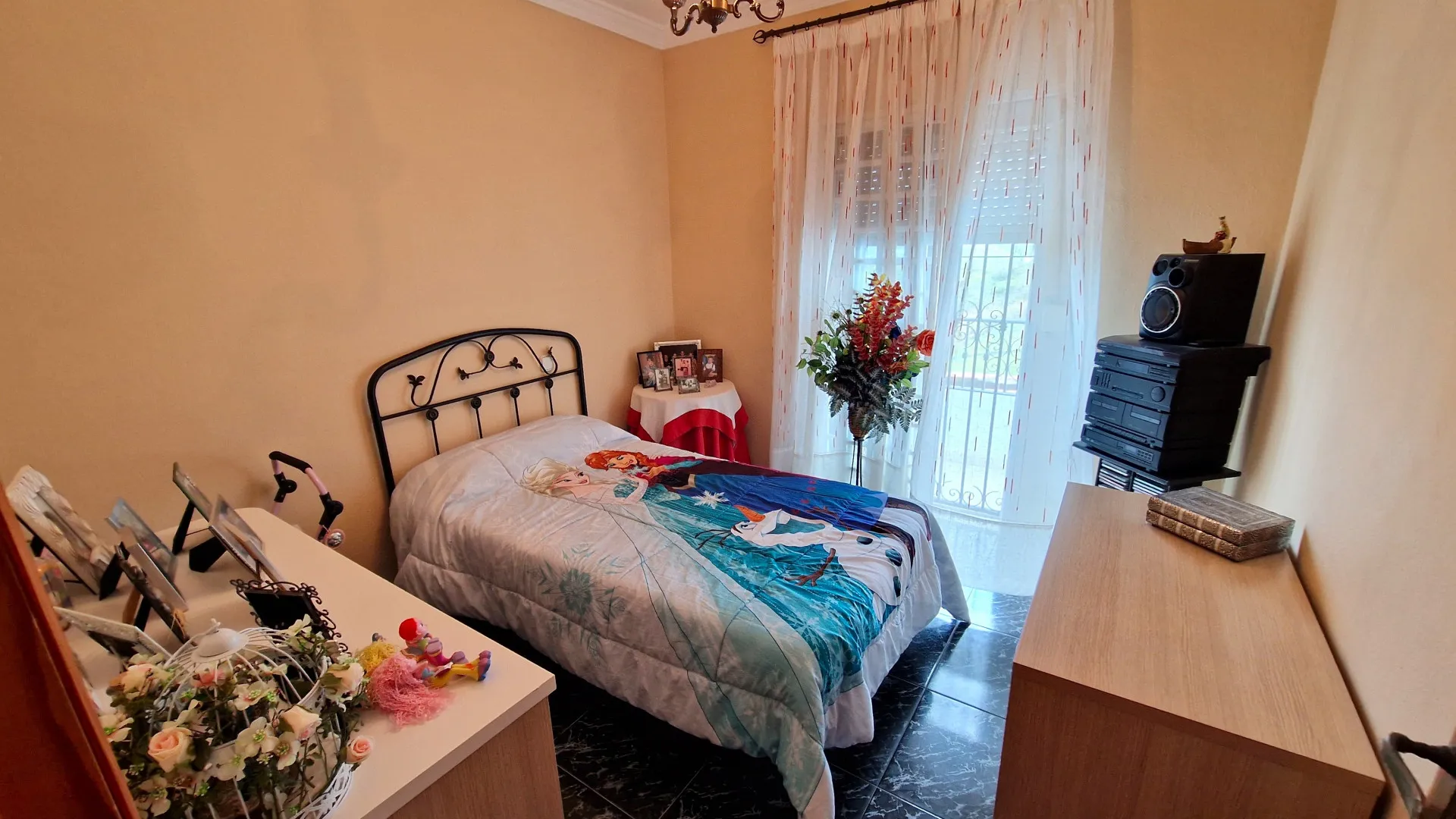 For sale Manilva Pueblo 6 bedrooms semi detached house