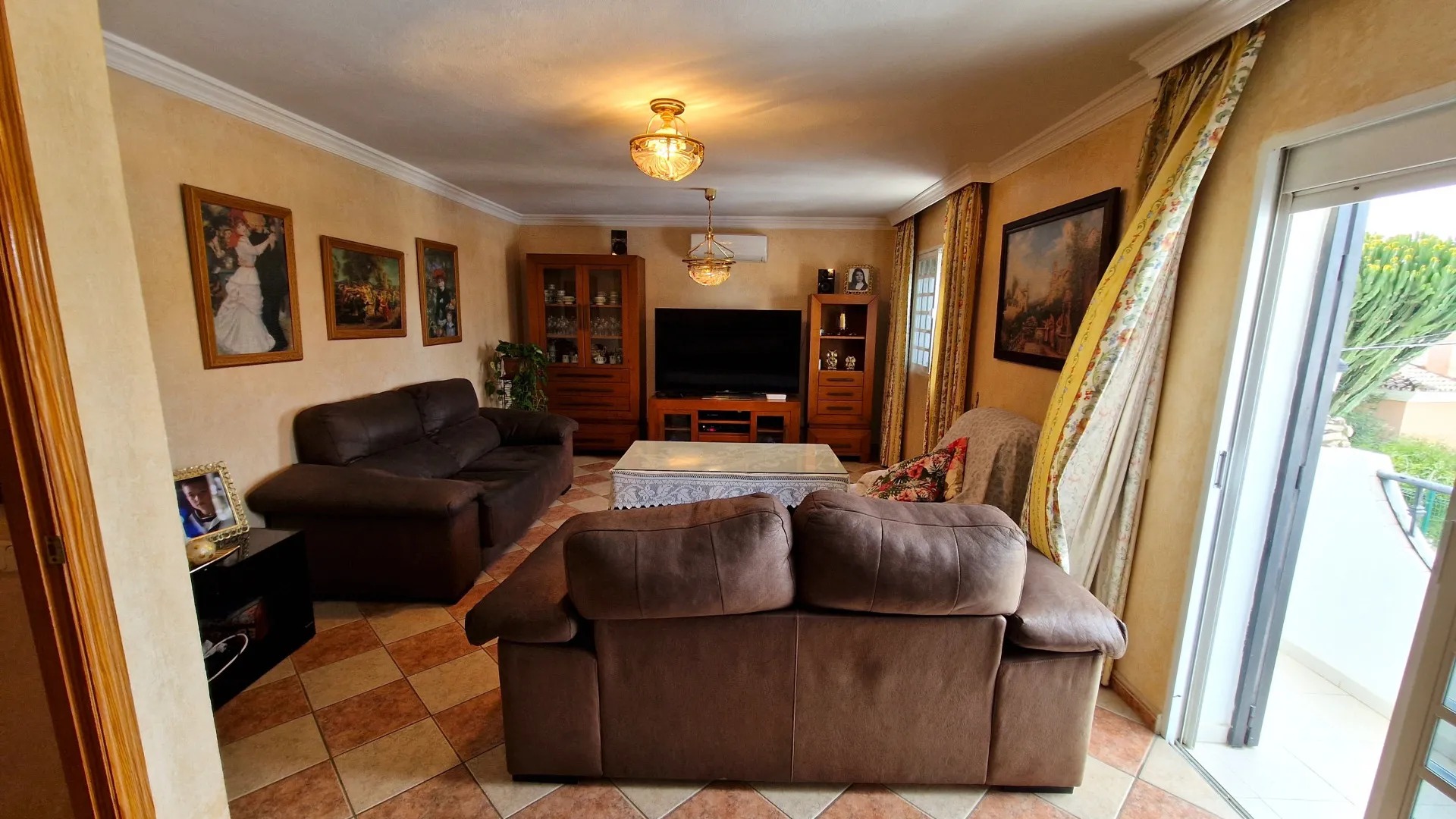 For sale Manilva Pueblo 6 bedrooms semi detached house