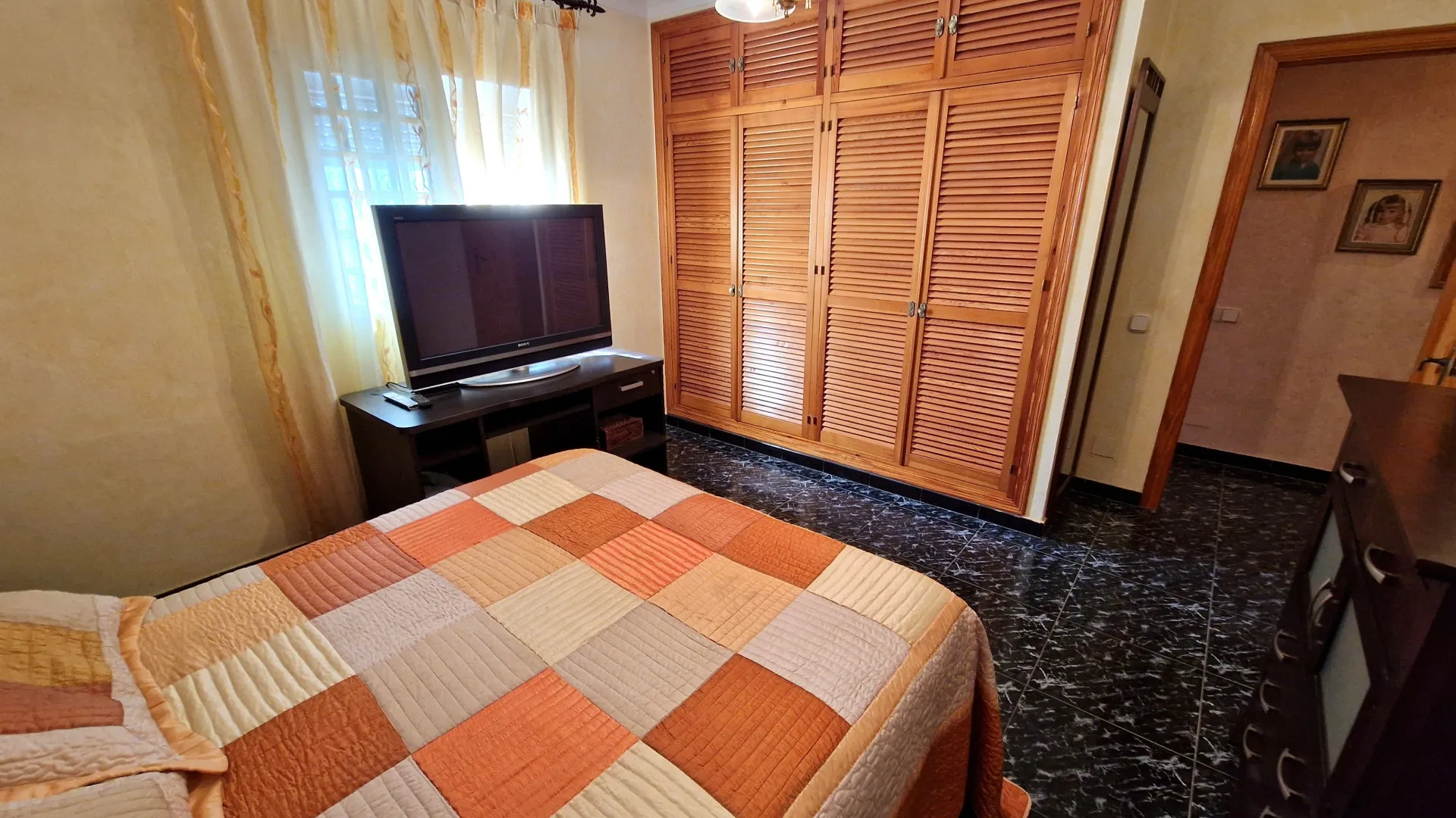 For sale Manilva Pueblo 6 bedrooms semi detached house