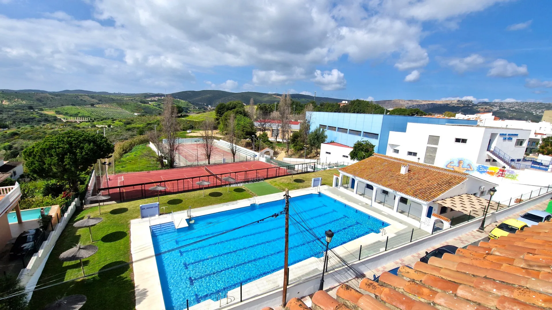 For sale Manilva Pueblo 6 bedrooms semi detached house