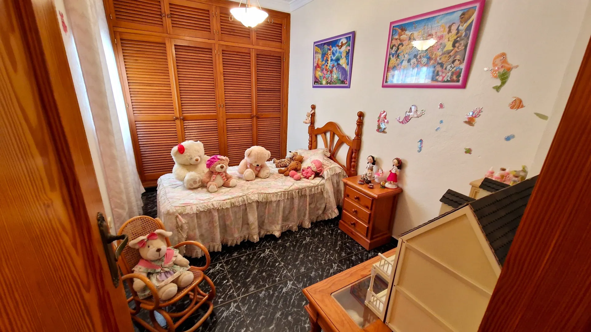 For sale Manilva Pueblo 6 bedrooms semi detached house