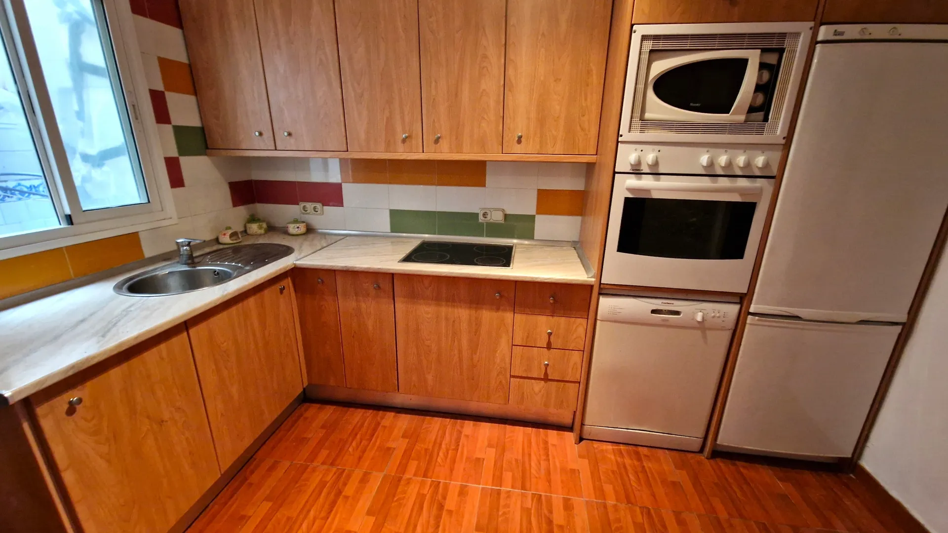 For sale Manilva Pueblo 6 bedrooms semi detached house