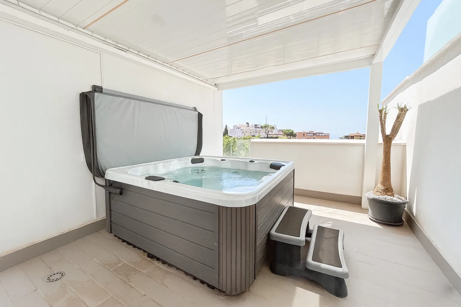 For sale duplex penthouse in Marbella