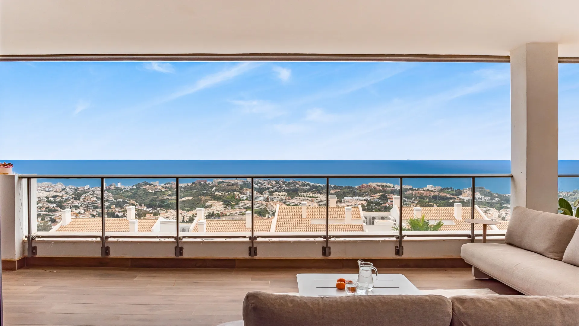 Apartamento con 3 dormitorios en venta en Benalmadena