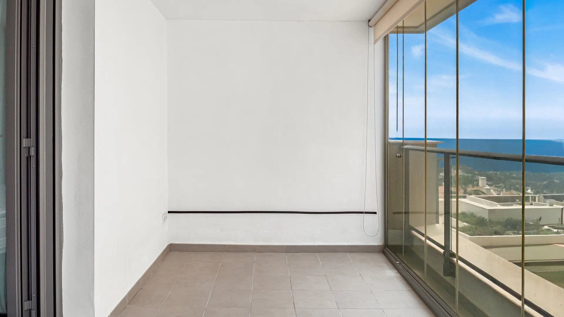 Apartamento con 3 dormitorios en venta en Benalmadena